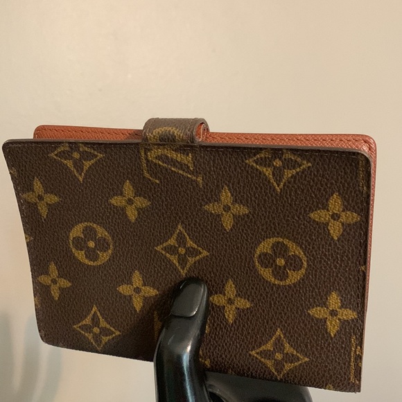 Louis Vuitton Monogrammed Agenda/Credit Card Holder - Picture 7 of 9